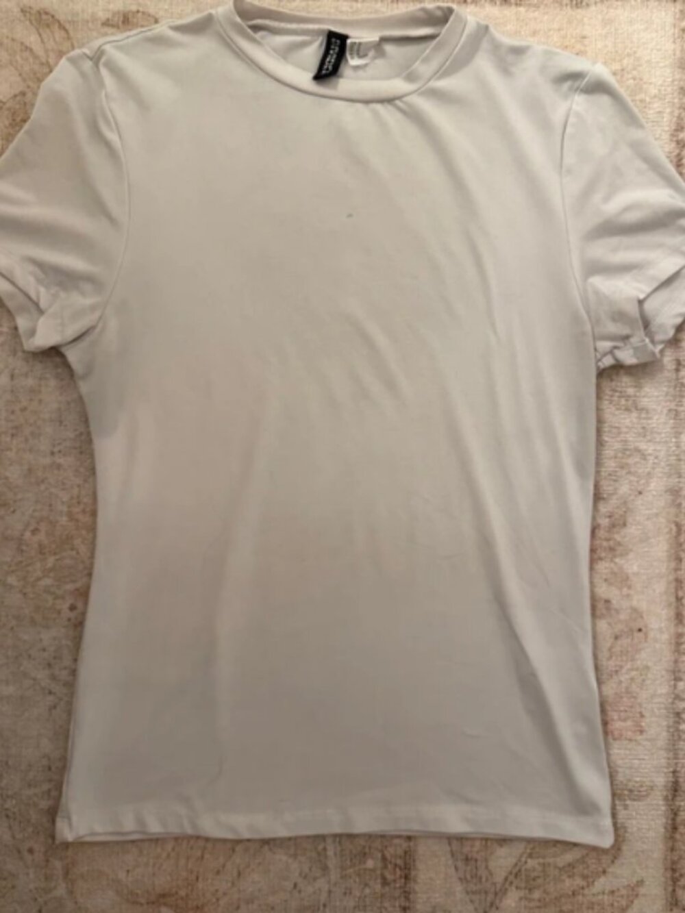 Simple and versatile solid color short sleeved T-shirt